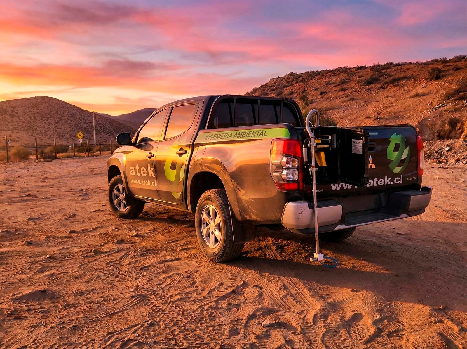 Equipo Atek Ingeniería en terreno